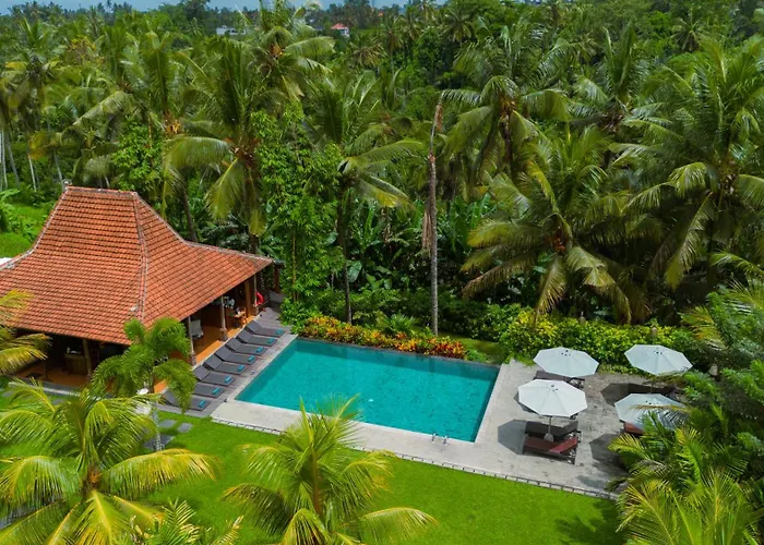Pertiwi Bisma ホテル 3*